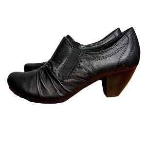 Bare Traps Treasure Black Leather Ankle Boot Bootie Size 10  Ruched Block Heel